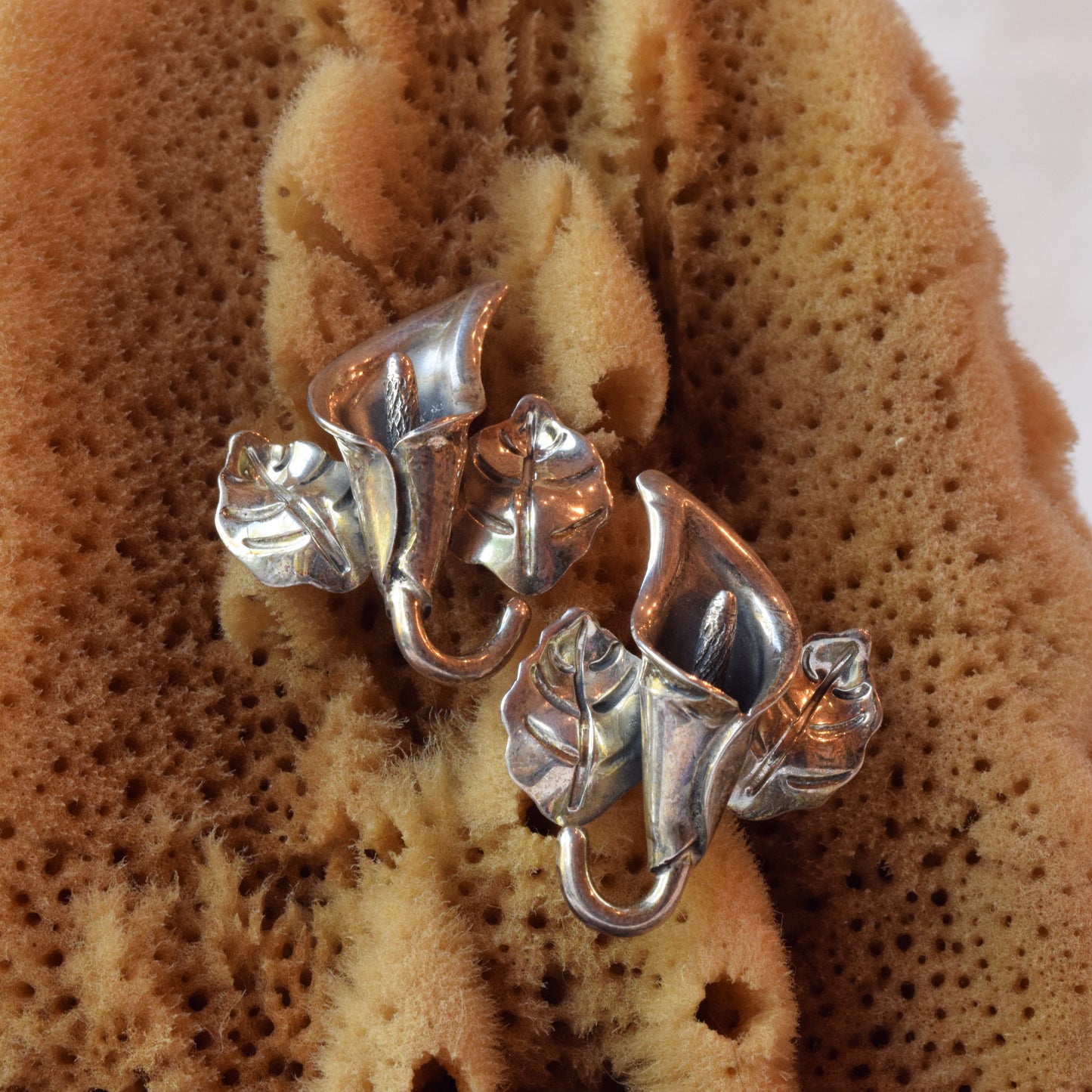 Calalily Earrings