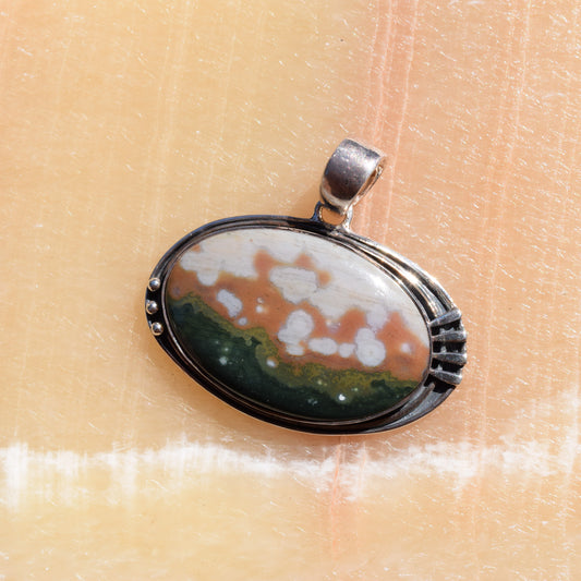 Birds Eye Beach Pendant