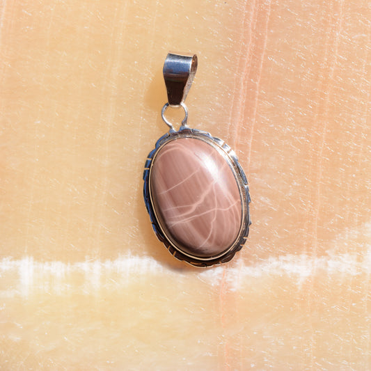 Cracks in the Mauve Pendant