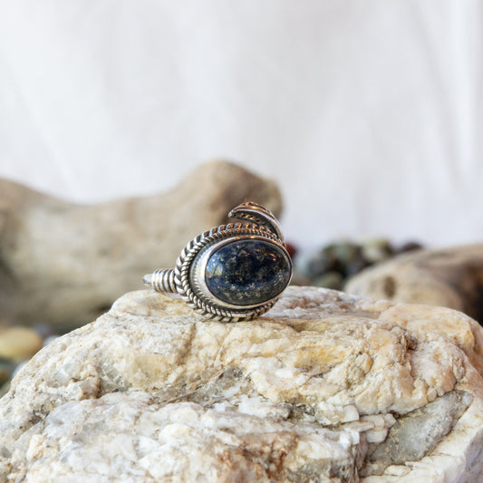 Eye of Lapis Ring