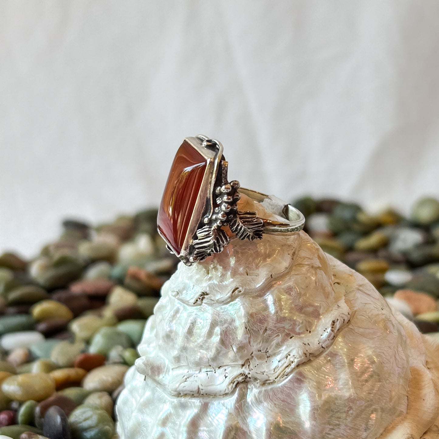 Window of Carnelian Ring