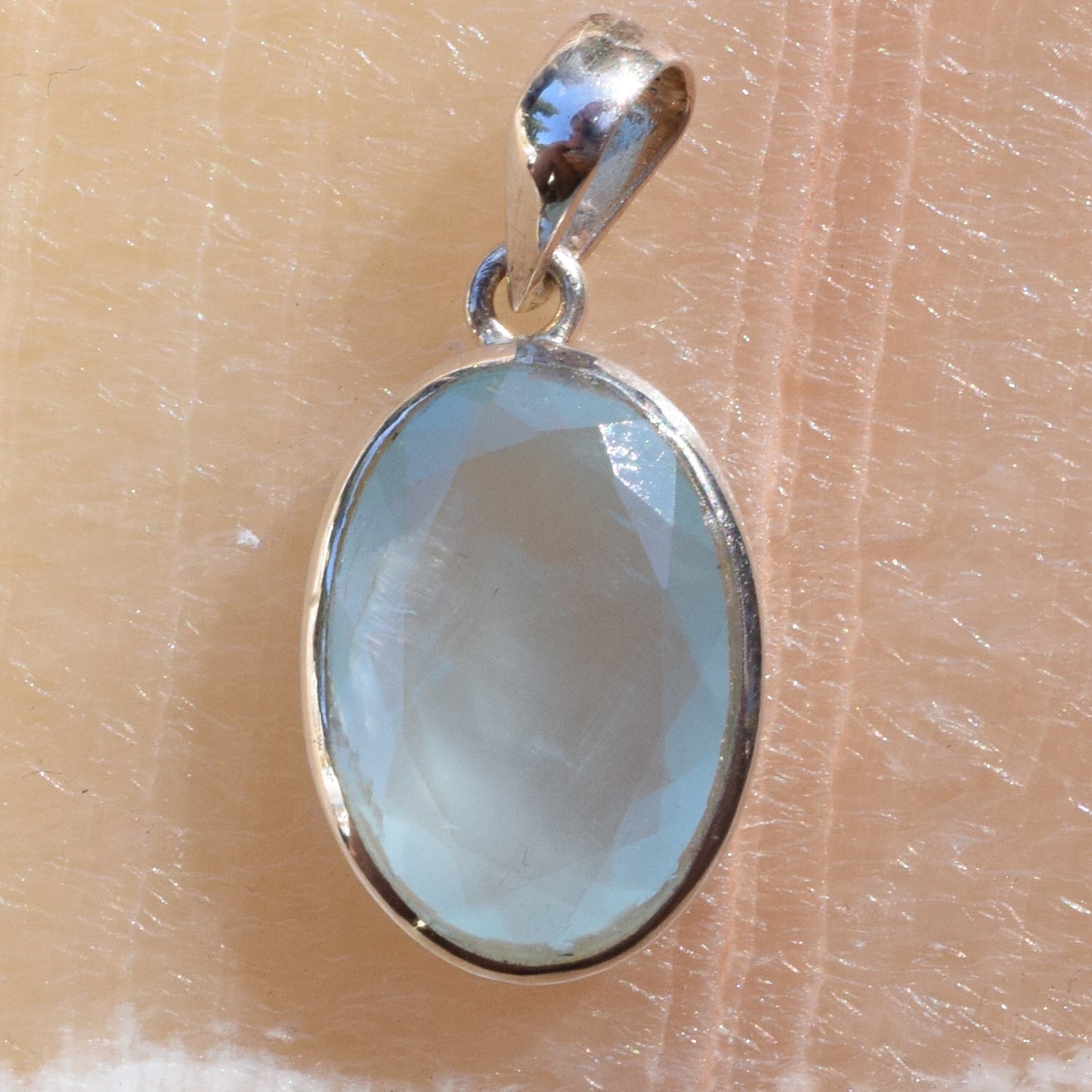 Oval Aquamarine Pendant