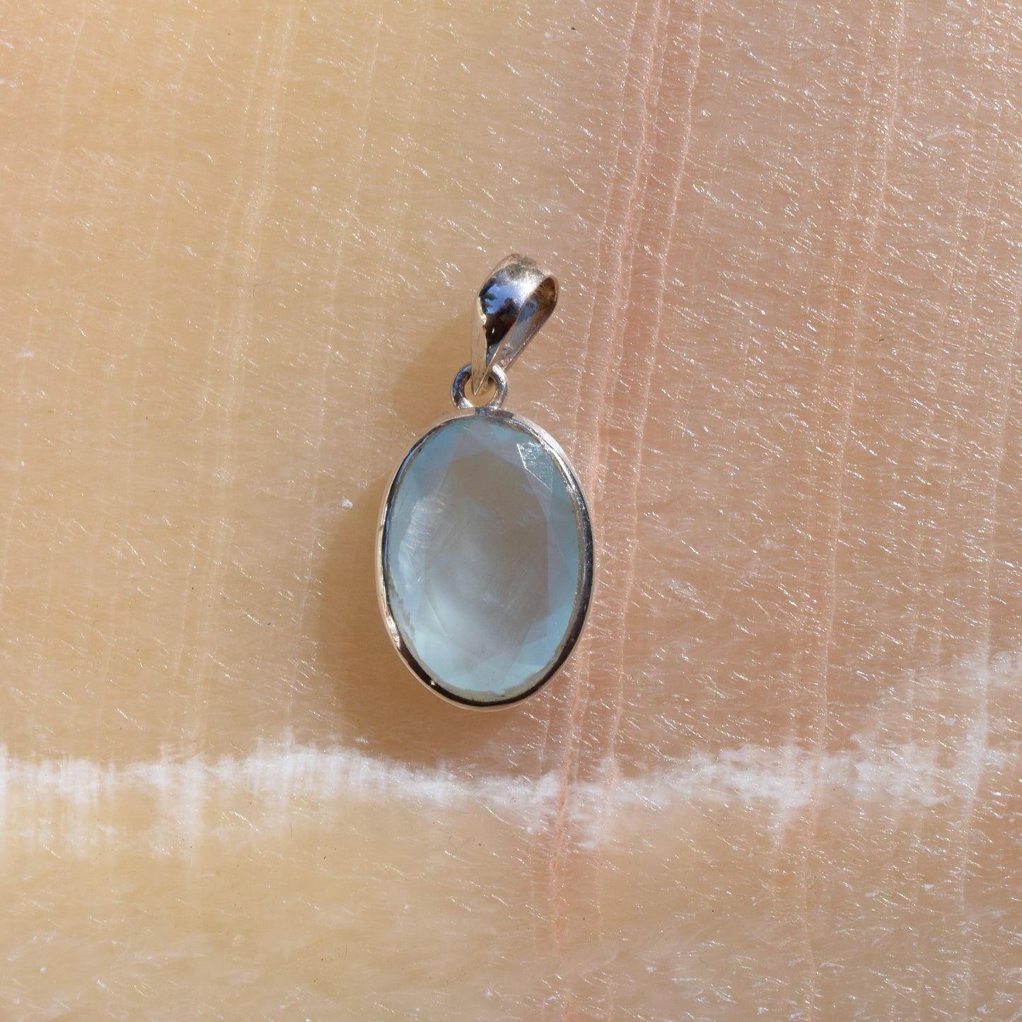 Oval Aquamarine Pendant
