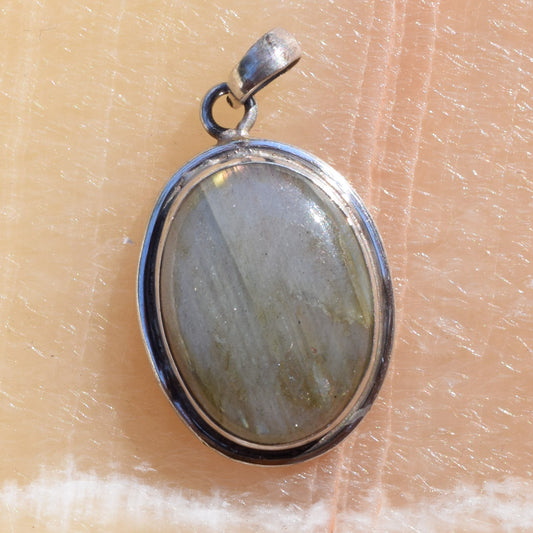 Light Labradorite Pendant