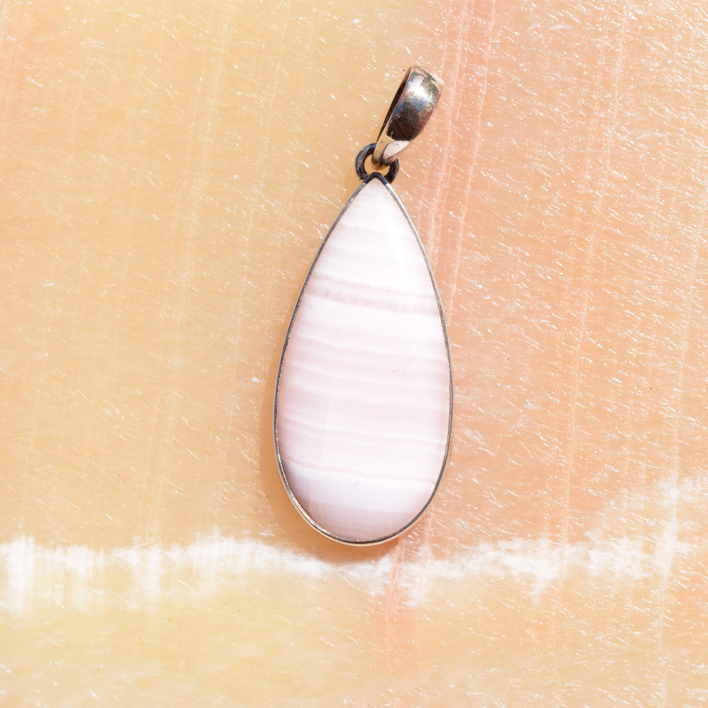 Streams of Cream Pendant