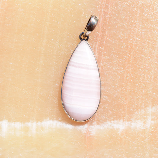 Streams of Cream Pendant