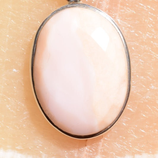 Nude Pendant
